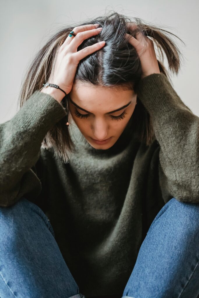 What Are 5 Signs That Show I Can’t Manage Depression Alone Anymore?